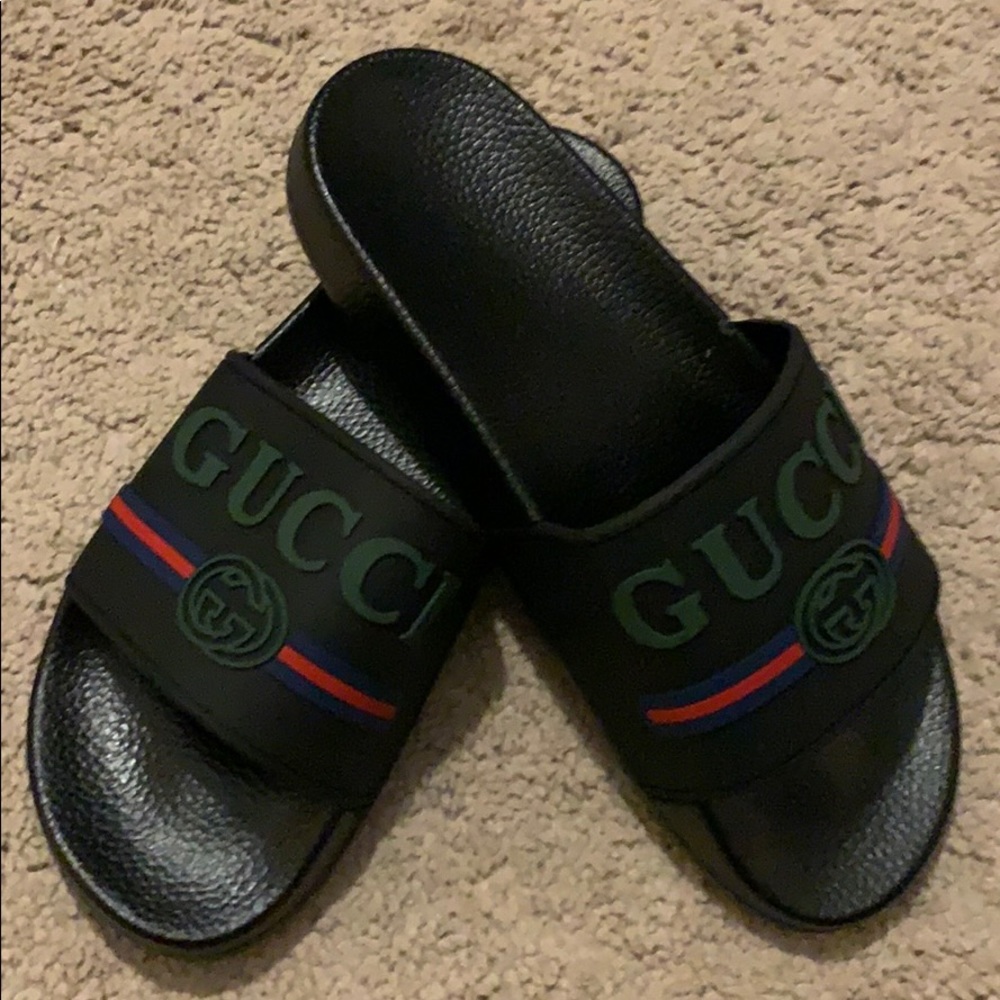 Gucci Slides new without tags. Women’s size 8